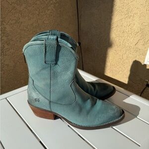 Born Women's Teal Leather Ankle Boots size 8.5M